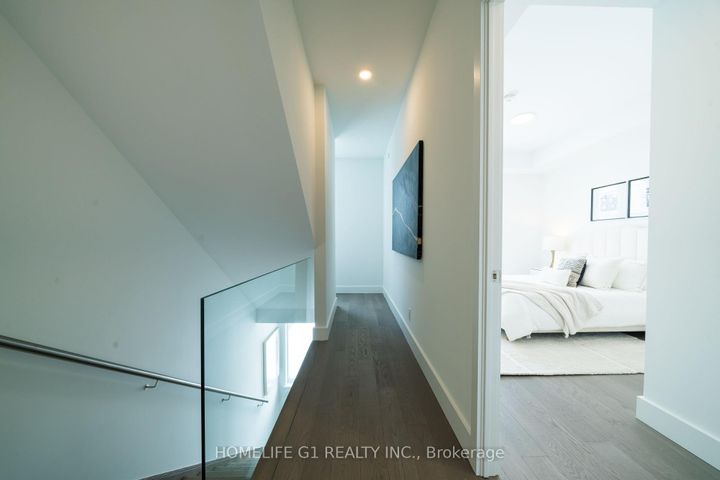 Photo 31 at 116 - 6 Greenbriar Road, Bayview Village, Toronto