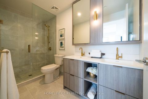 Photo 17 at 116 - 6 Greenbriar Road, Bayview Village, Toronto