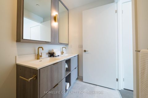 Photo 19 at 116 - 6 Greenbriar Road, Bayview Village, Toronto