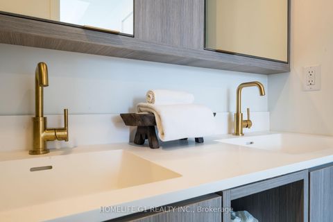 Photo 20 at 116 - 6 Greenbriar Road, Bayview Village, Toronto