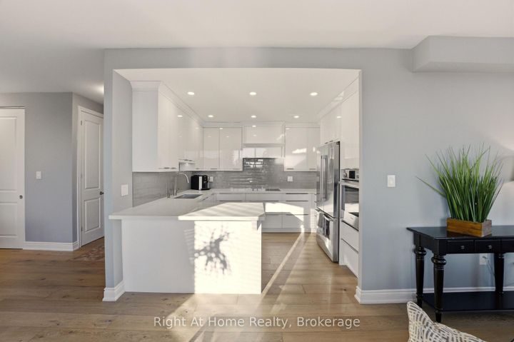 Photo 10 at 603 - 2121 Lakeshore Road, Brant, Burlington