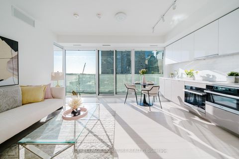 Photo 1 at 711 - 15 Queens Quay E, Waterfront Communities C8, Toronto