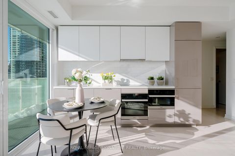 Photo 4 at 711 - 15 Queens Quay E, Waterfront Communities C8, Toronto