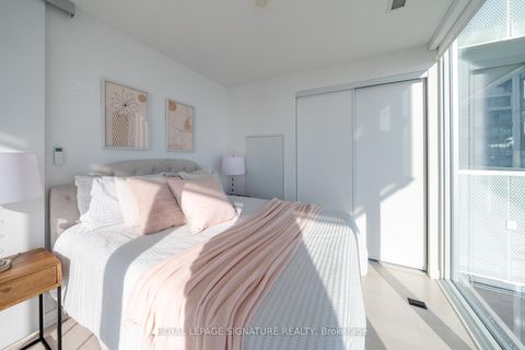 Photo 11 at 711 - 15 Queens Quay E, Waterfront Communities C8, Toronto