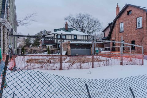 Photo 2 at 291 Indian Road, Swansea, Toronto