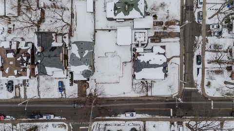 Photo 4 at 291 Indian Road, Swansea, Toronto