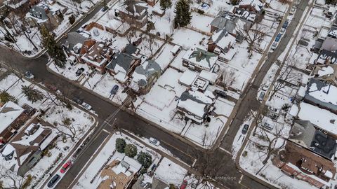 Photo 5 at 291 Indian Road, Swansea, Toronto