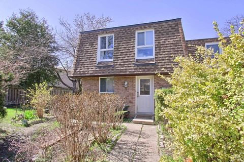 Photo 1 at 5 Penwick Crescent, North Richvale, Richmond Hill