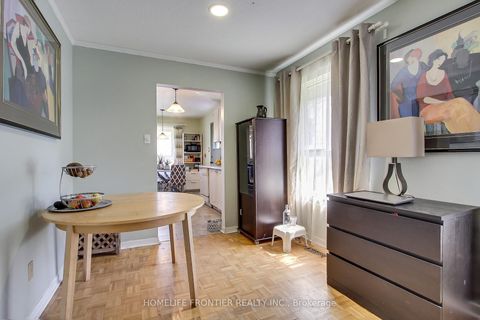 Photo 7 at 5 Penwick Crescent, North Richvale, Richmond Hill