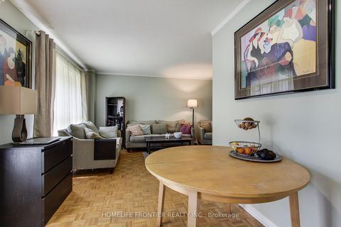 Photo 8 at 5 Penwick Crescent, North Richvale, Richmond Hill