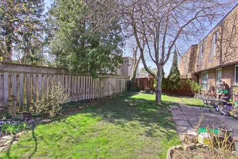Photo 25 at 5 Penwick Crescent, North Richvale, Richmond Hill
