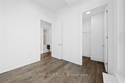 Photo 9 at 4506 - 39 Roehampton Avenue, Mount Pleasant West, Toronto