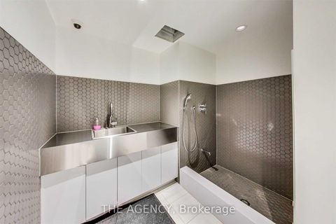 Photo 24 at 4506 - 39 Roehampton Avenue, Mount Pleasant West, Toronto