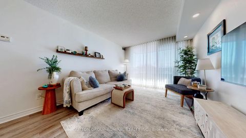 Photo 3 at 407 - 1 Emerald Lane, Yorkhill, Vaughan