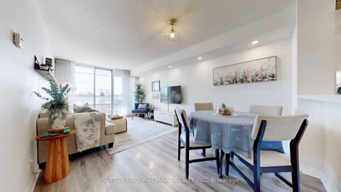 Photo 4 at 407 - 1 Emerald Lane, Yorkhill, Vaughan