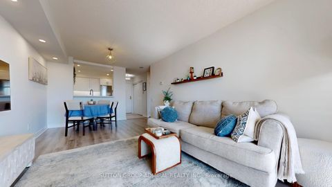 Photo 5 at 407 - 1 Emerald Lane, Yorkhill, Vaughan