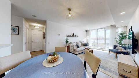 Photo 6 at 407 - 1 Emerald Lane, Yorkhill, Vaughan