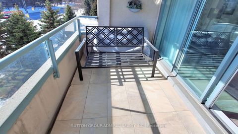 Photo 9 at 407 - 1 Emerald Lane, Yorkhill, Vaughan