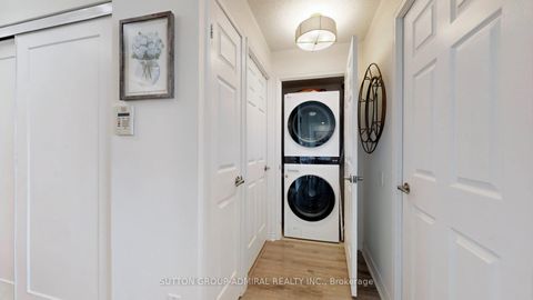 Photo 23 at 407 - 1 Emerald Lane, Yorkhill, Vaughan