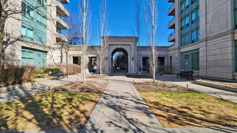 Photo 32 at 407 - 1 Emerald Lane, Yorkhill, Vaughan