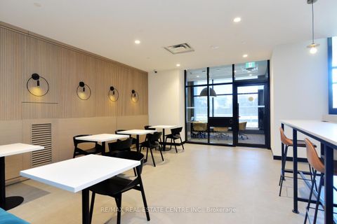 Photo 10 at 416 - 7950 Bathurst Street, Beverley Glen, Vaughan