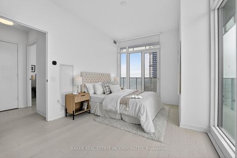 Photo 12 at 6011 - 3900 Confederation Parkway, City Centre, Mississauga