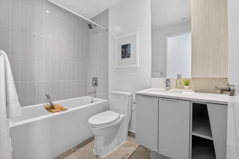 Photo 16 at 6011 - 3900 Confederation Parkway, City Centre, Mississauga