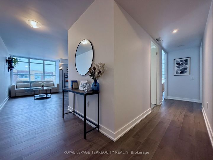 Photo 7 at 221 - 19 Singer Court, Bayview Village, Toronto