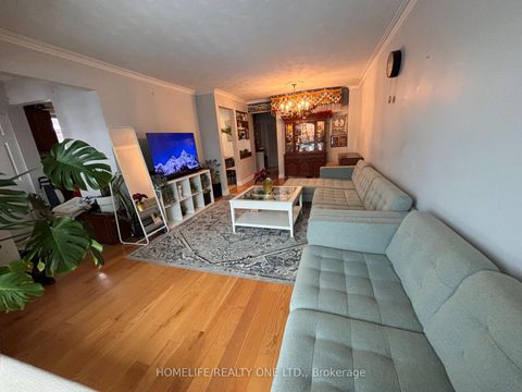 Photo 3 at 77 Newlin Crescent, Jane Heights, Toronto