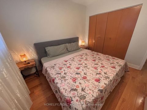 Photo 18 at 77 Newlin Crescent, Jane Heights, Toronto