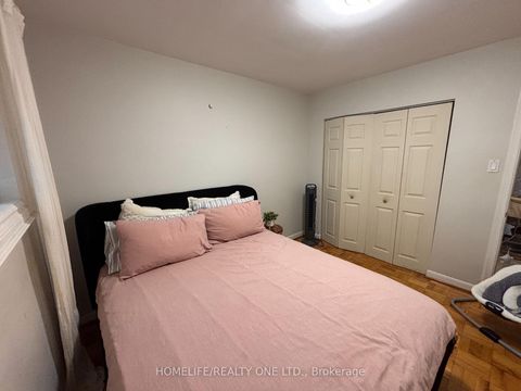 Photo 23 at 77 Newlin Crescent, Jane Heights, Toronto