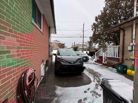 Photo 32 at 77 Newlin Crescent, Jane Heights, Toronto