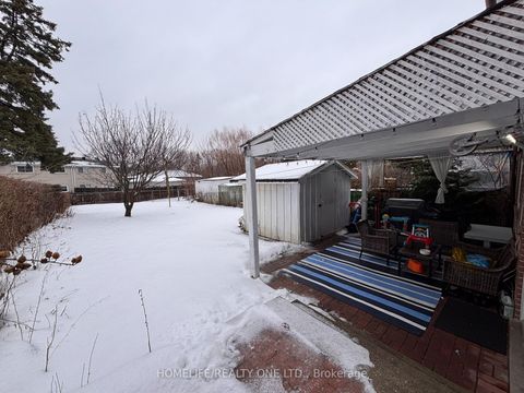 Photo 35 at 77 Newlin Crescent, Jane Heights, Toronto