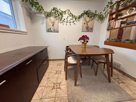 Photo 39 at 77 Newlin Crescent, Jane Heights, Toronto