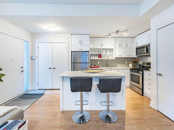 Photo 7 at 106 - 128 Fairview Mall Drive, Don Valley Village, Toronto