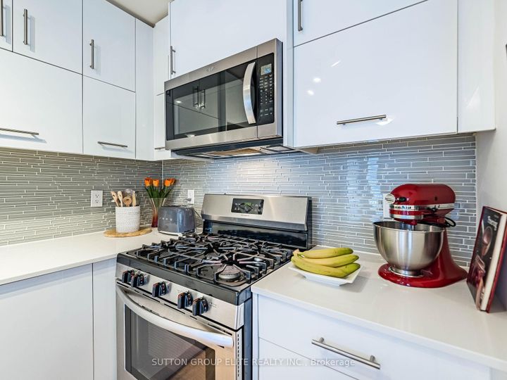 Photo 10 at 106 - 128 Fairview Mall Drive, Don Valley Village, Toronto