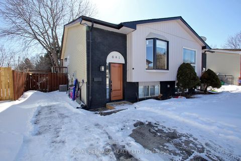 Photo 0 at 641 Deauville Court, Pinecrest, Oshawa