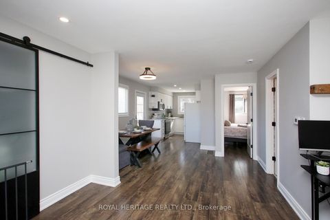 Photo 7 at 641 Deauville Court, Pinecrest, Oshawa