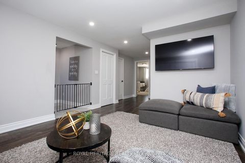 Photo 14 at 641 Deauville Court, Pinecrest, Oshawa