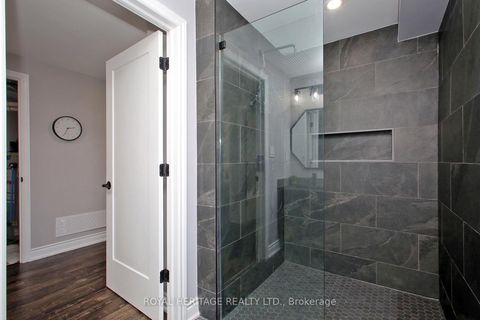 Photo 20 at 641 Deauville Court, Pinecrest, Oshawa