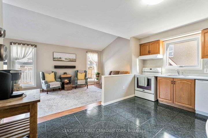 Photo 9 at 49 Foxtrot Drive, Stoney Creek Mountain, Hamilton