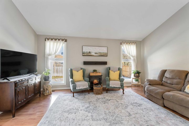 Photo 14 at 49 Foxtrot Drive, Stoney Creek Mountain, Hamilton