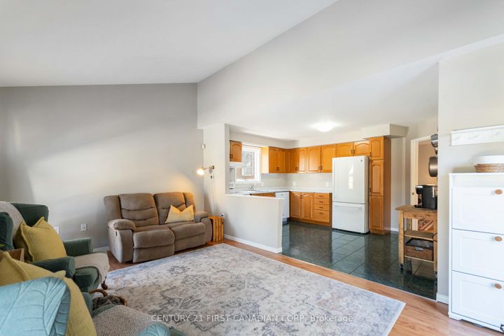 Photo 15 at 49 Foxtrot Drive, Stoney Creek Mountain, Hamilton