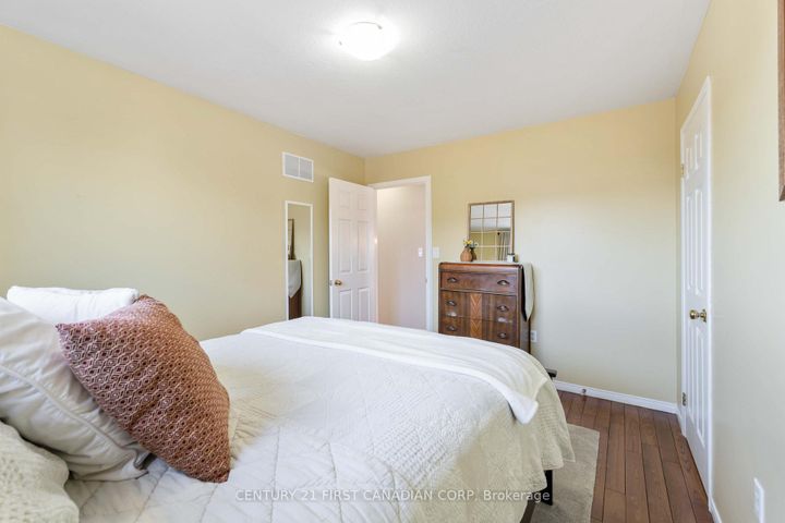 Photo 21 at 49 Foxtrot Drive, Stoney Creek Mountain, Hamilton