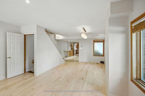 Photo 4 at 250 Robert Street, University, Toronto