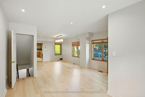 Photo 5 at 250 Robert Street, University, Toronto