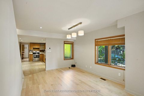 Photo 6 at 250 Robert Street, University, Toronto