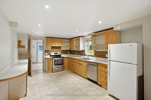 Photo 9 at 250 Robert Street, University, Toronto