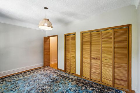 Photo 17 at 250 Robert Street, University, Toronto