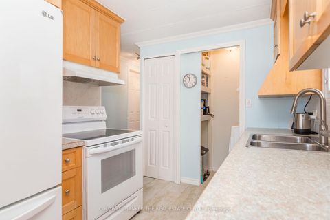 Photo 10 at 5 Broadway Avenue, Rural Innisfil, Innisfil